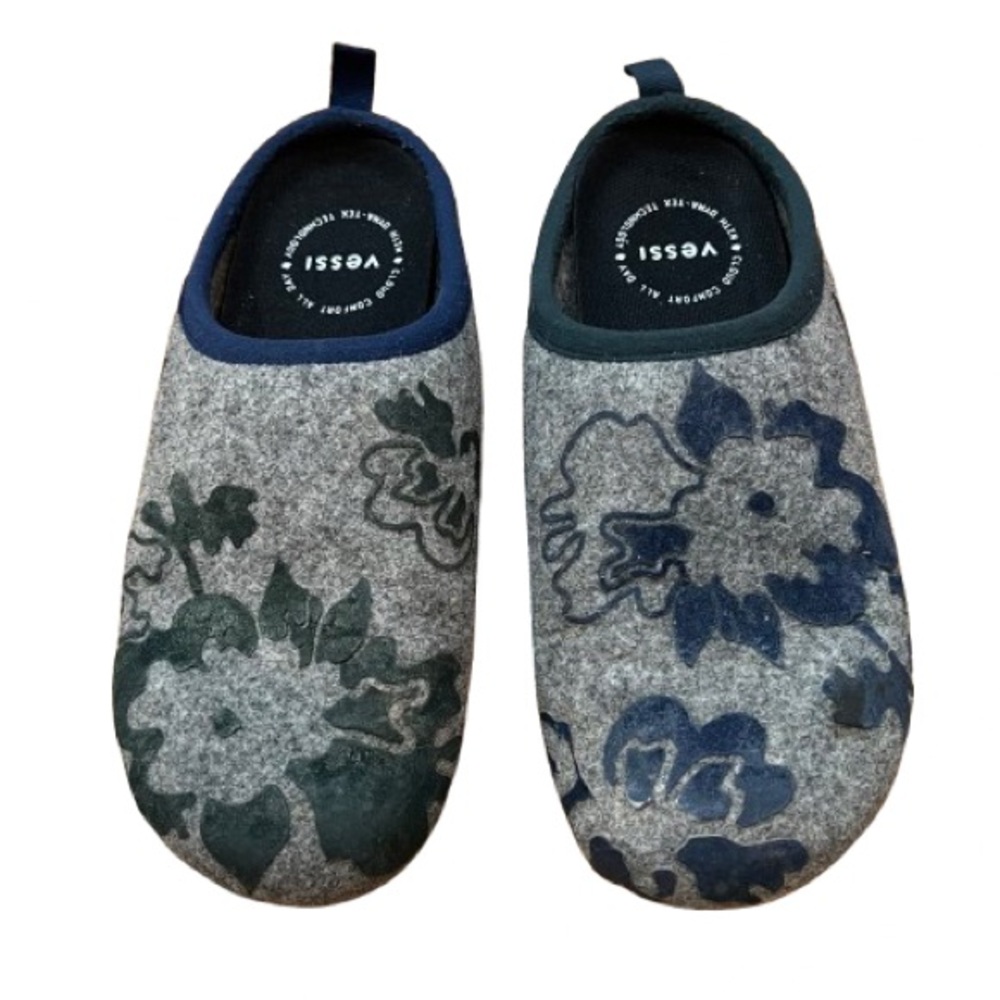 Camper Women’s Wabi Twins Gray Floral Wool Slippers Size 10 Cabincore Cozy